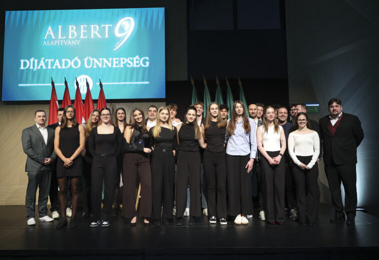 Klubunk sikeres fiataljait díjazta az Albert Alapítvány